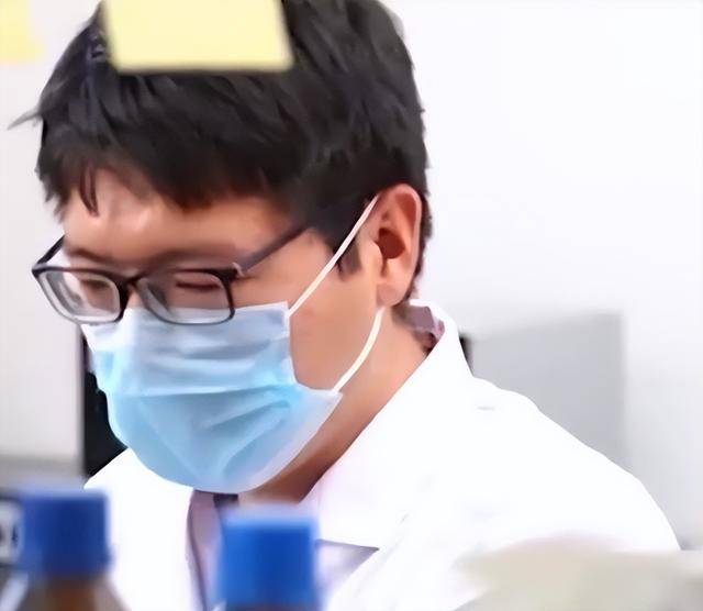 中国科学家在《自然·机器智慧》上露了一“手”